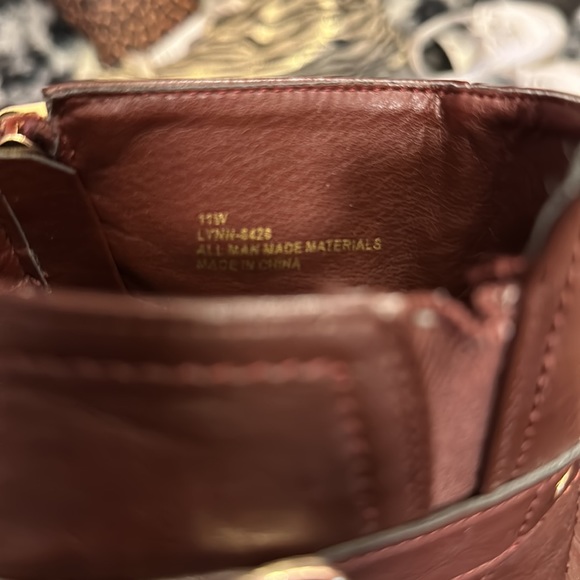 Wide brown boots.  Slightly worn - Picture 8 of 8